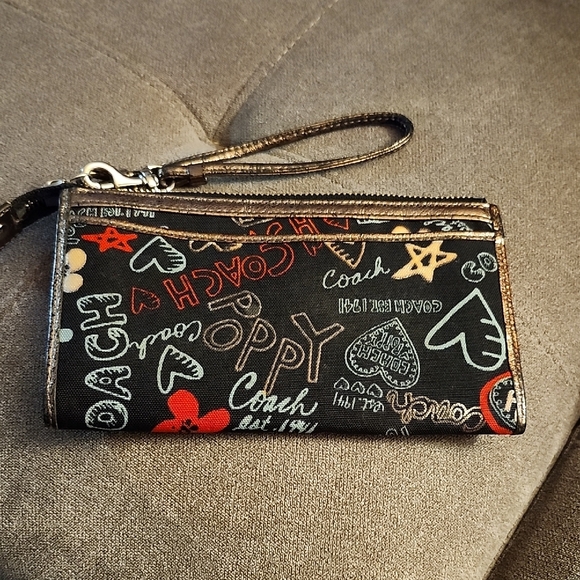 Coach Black and Brown Clutch - Picture 6 of 7